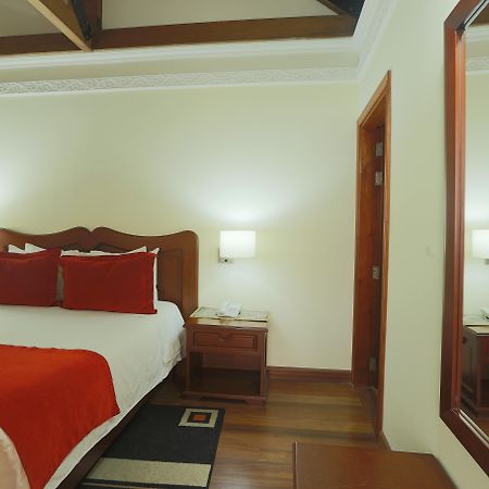 Hotel Santa Lucia Boutique Spa Bogotá Esterno foto A bedroom at the hotel