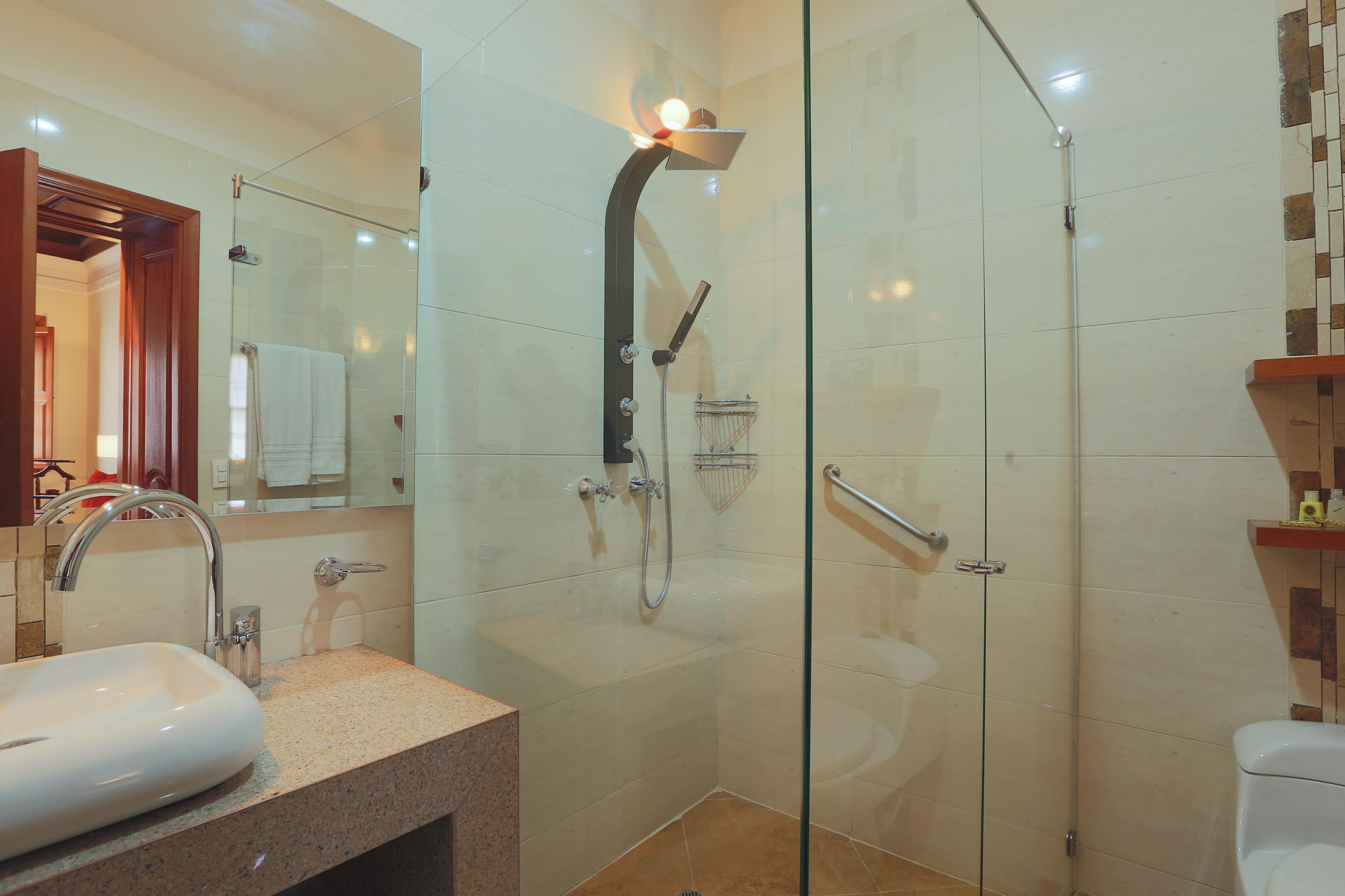 Hotel Santa Lucia Boutique Spa Bogotá Esterno foto A shower enclosure